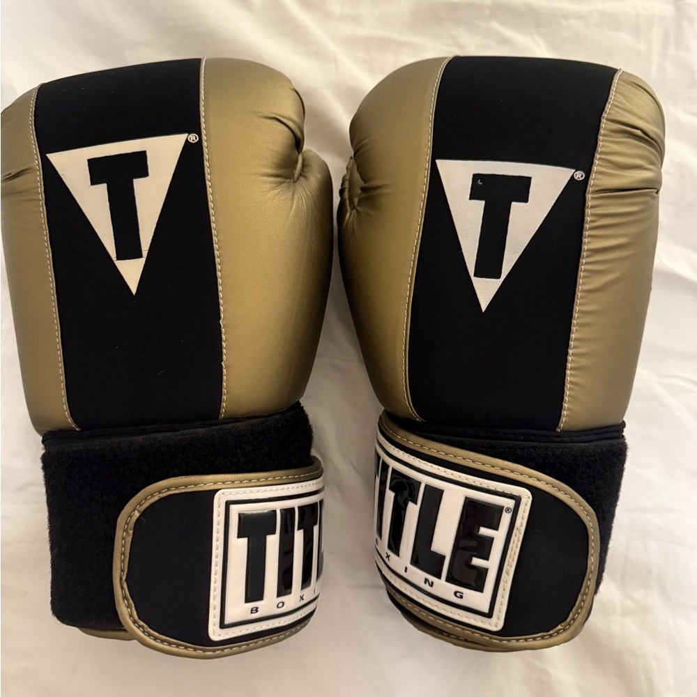 Title Women’s Boxing Gloves